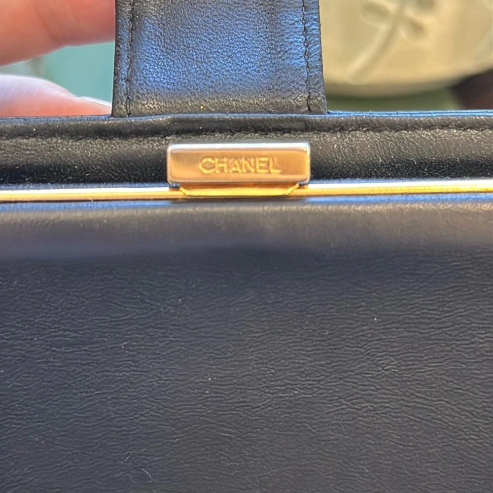 Chanel Caviar Black Kiss Lock Wallet - Picture 5 of 12